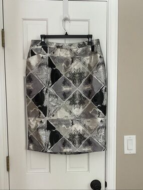Calvin Klein Gray & Black Geometric Pencil Skirt
